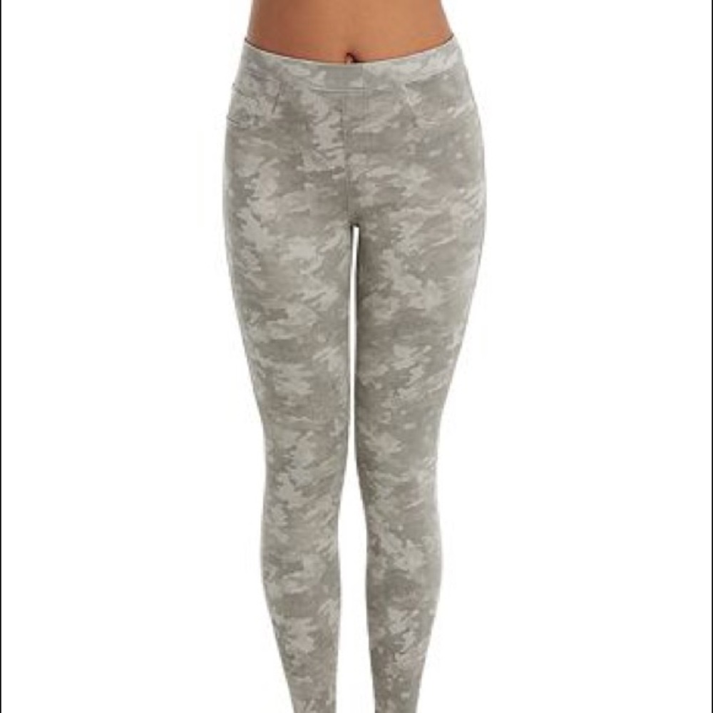 SPANX Jeanish Leggings StoneWash Camo - Picture 3 of 9